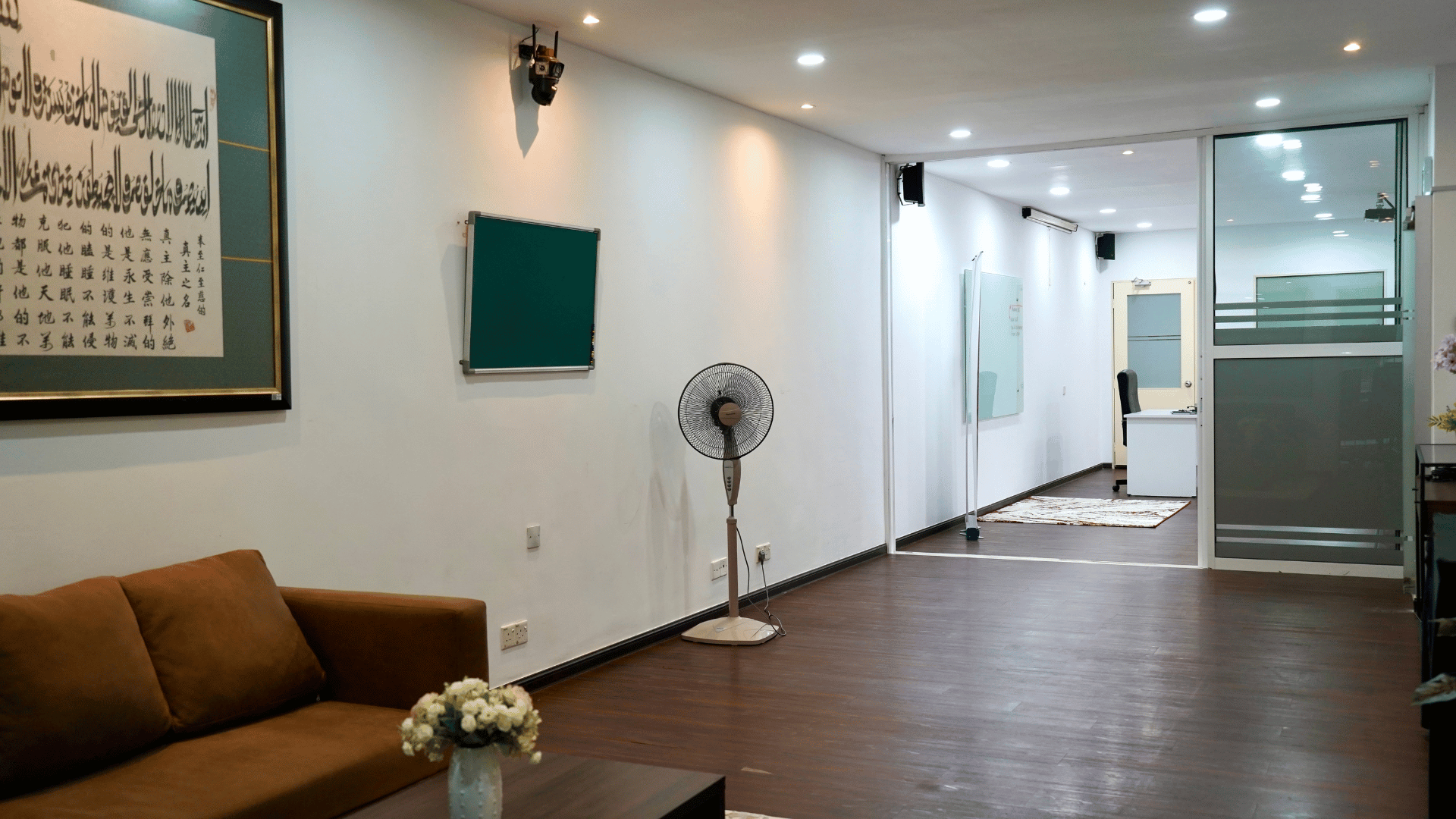 Medium Classroom 10