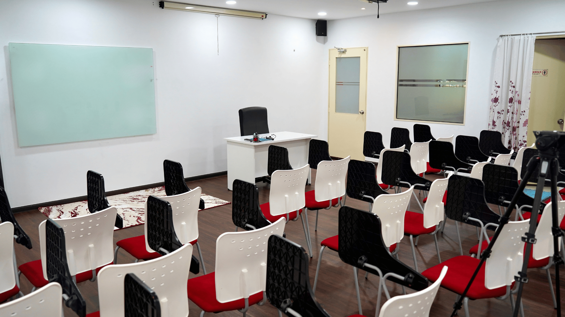 Medium Classroom 4